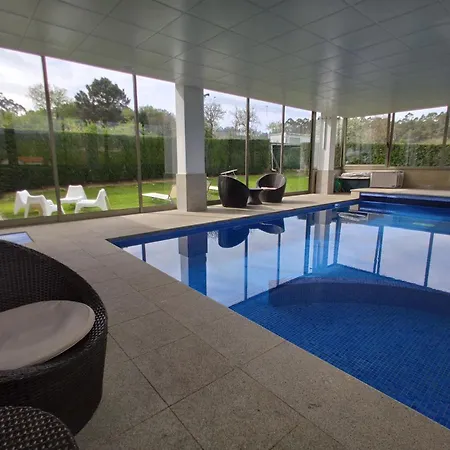 Casa Rial 47 Con Piscina Climatizada Hébergement de vacances Sanxenxo