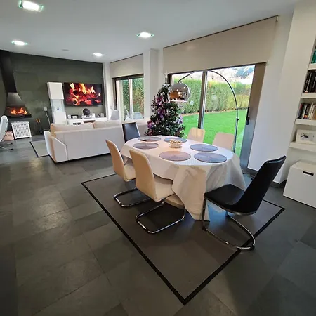 Casa Rial 47 Con Piscina Climatizada Hébergement de vacances *