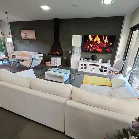 Casa Rial 47 Con Piscina Climatizada * サンシェンショ